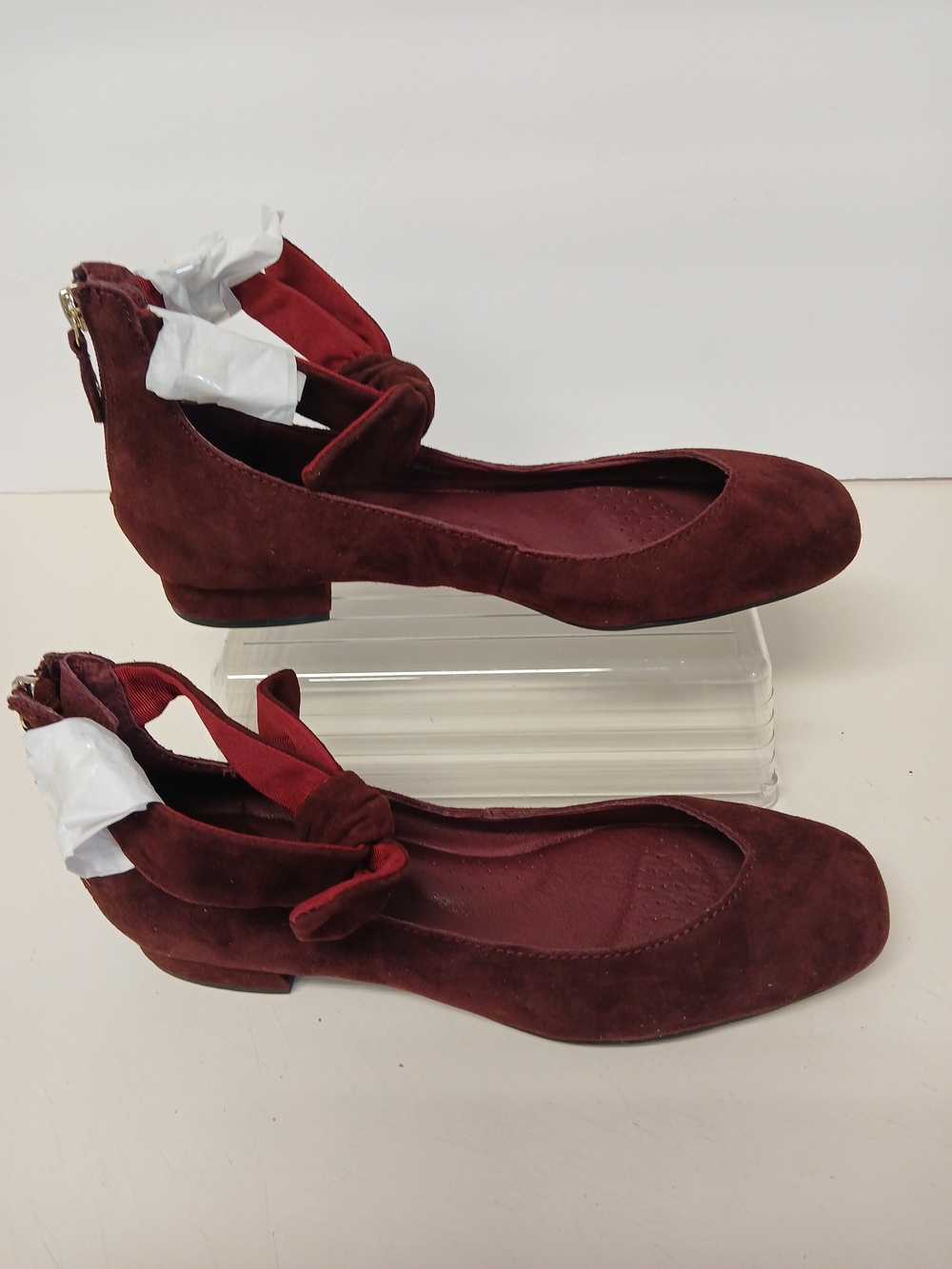 ✅️NWOT Women's Burgundy Suede Tie-Ankle Flats - Picture 2 of 8